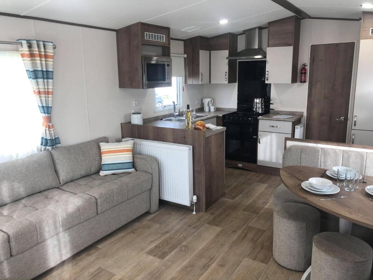 Larch Superior Holiday Home Чапел-Сент-Леонардс Экстерьер фото